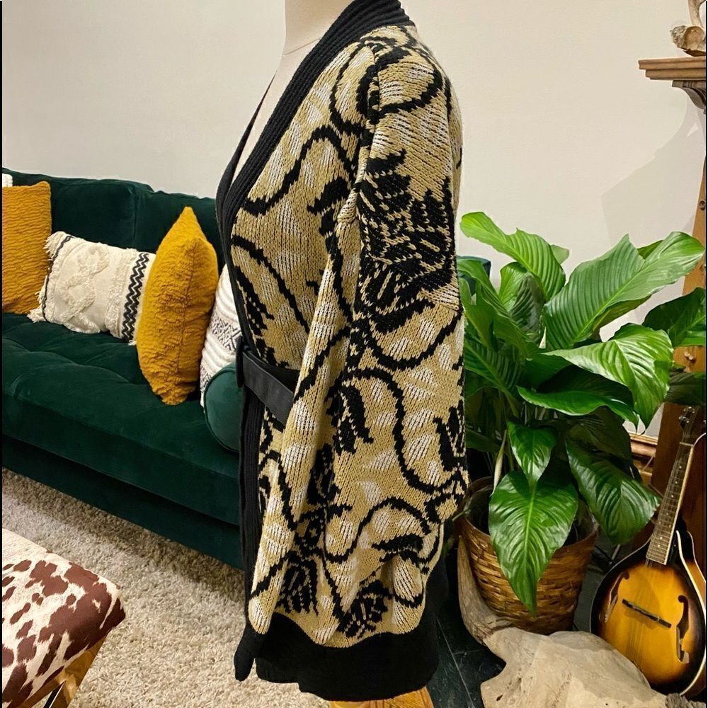 True Vintage 1980’s Oversized Open Front Drapey Gold Black Damask Knit Cardigan - Picture 5 of 11